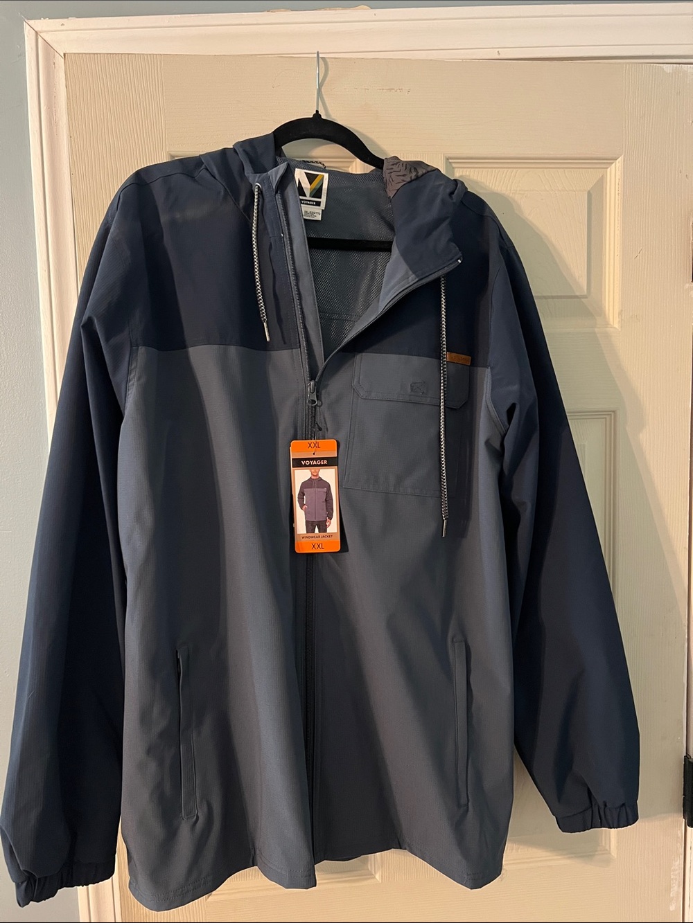 Voyager zip rain jacket with hood. Size XXL. NWT